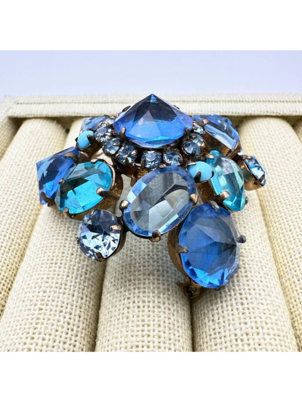 Vintage Signed Schreiner New York Brooch Pin Blue Reverse Set Glass Rhinestone - Picture 5 of 12